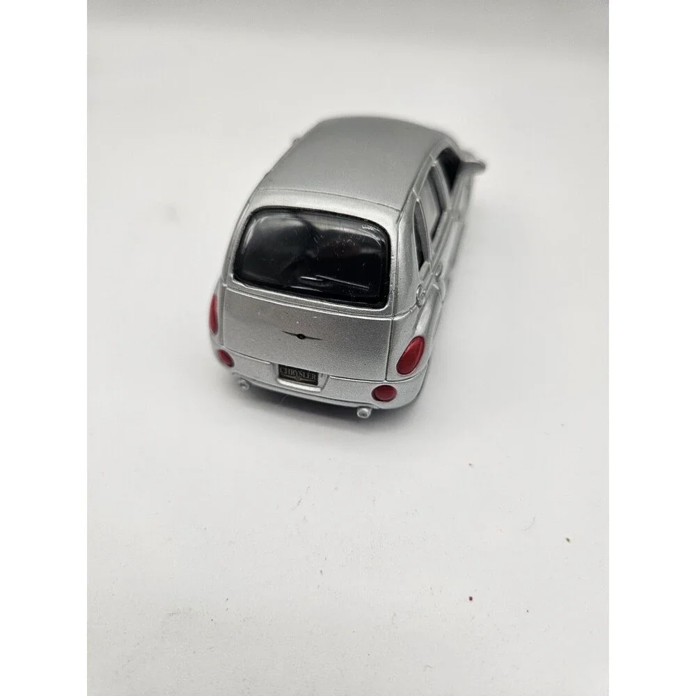 Maisto 2000 chrysler